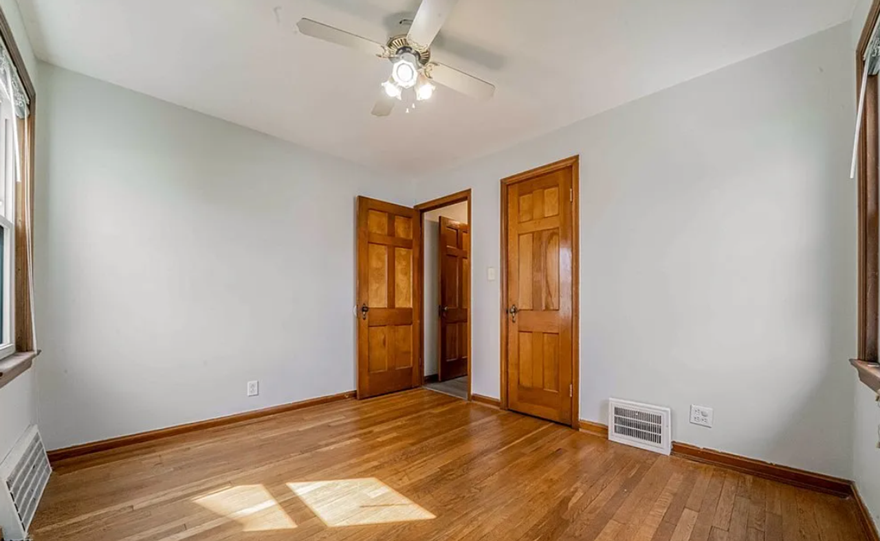 9107 S Highland Ave - Photo 4 of 27
