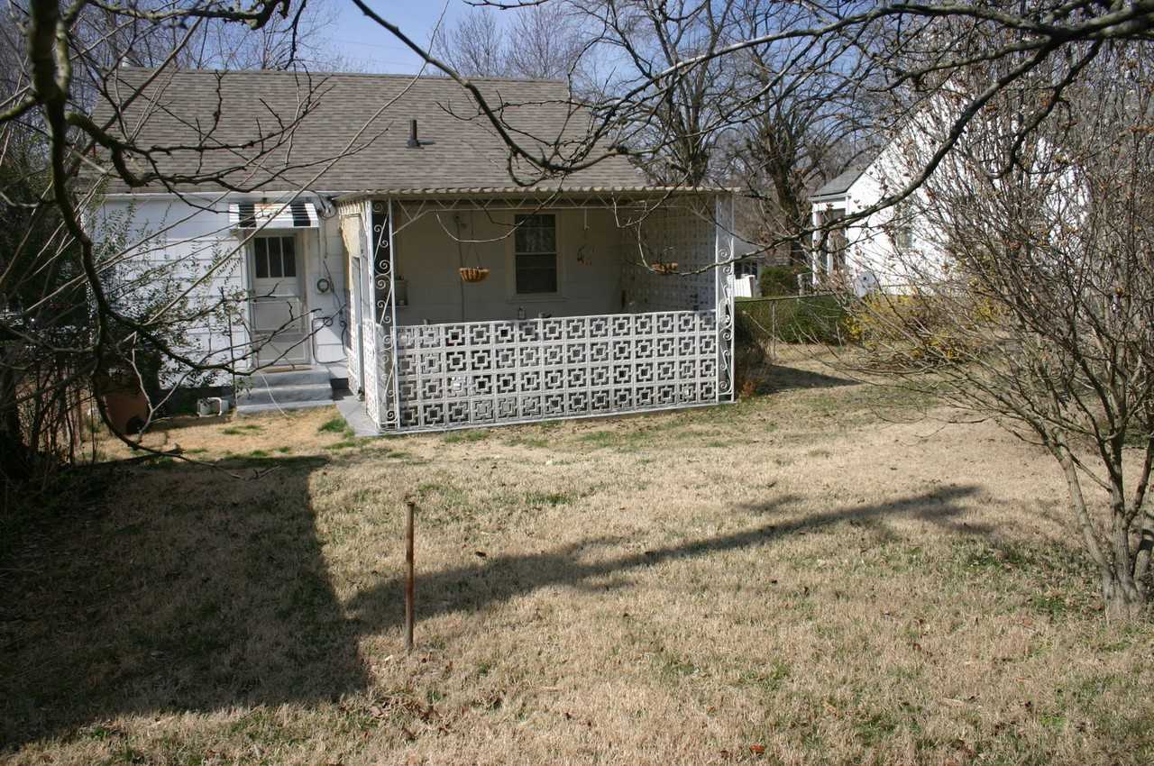 505 Acklen Park Dr - Photo 5 of 25