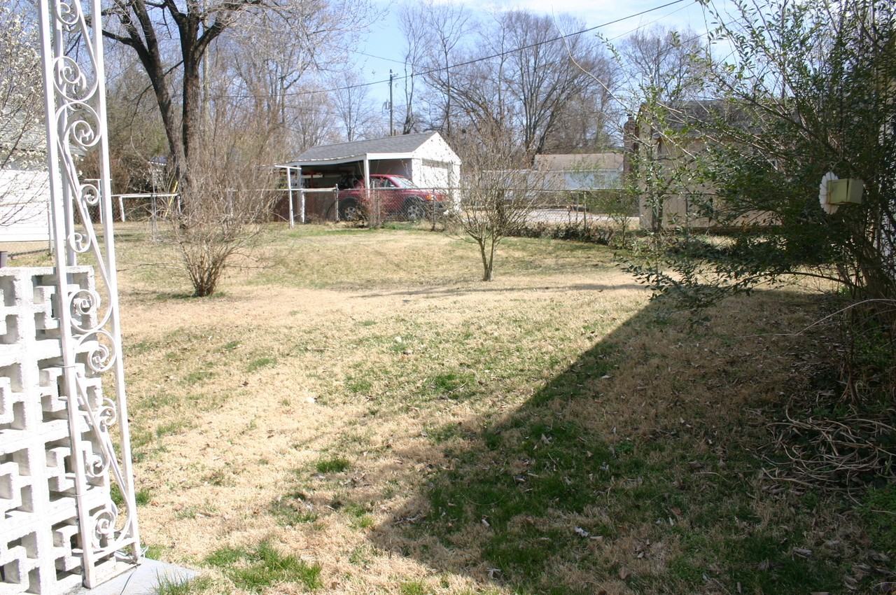 505 Acklen Park Dr - Photo 6 of 25