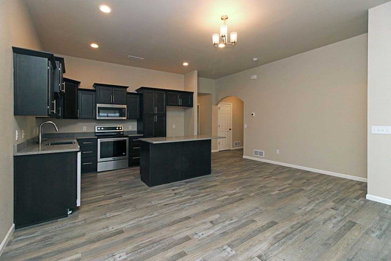 3819 Lillian Ct - Photo 3 of 17