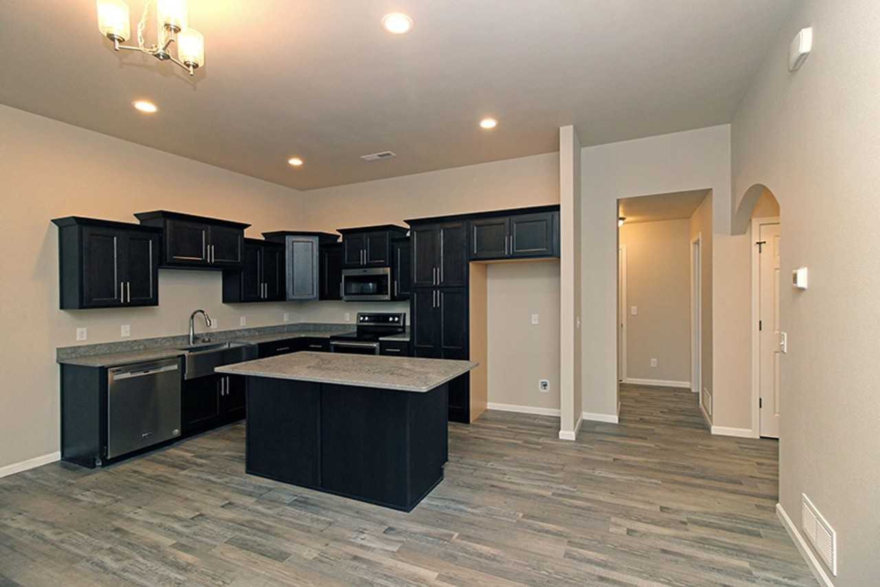 3819 Lillian Ct - Photo 4 of 17
