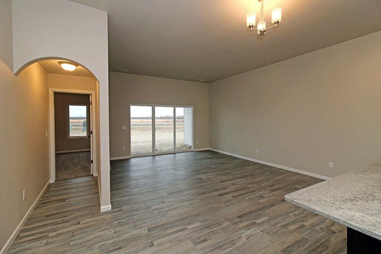3819 Lillian Ct - Photo 6 of 17