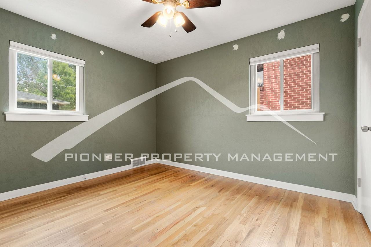 1870 S Steele St - Photo 7 of 13