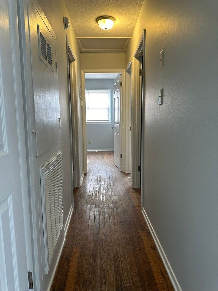 2221 Ireland Dr - Photo 6 of 10