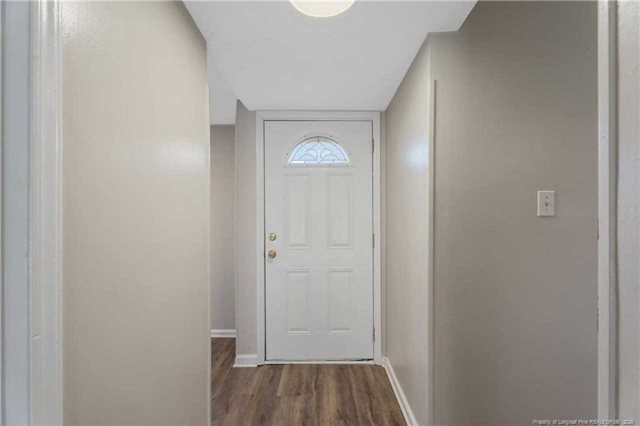 416 Kirkcaldy Ct - Photo 3 of 34