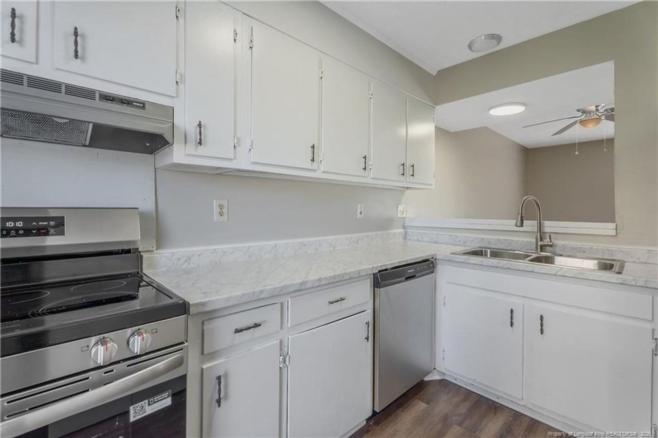 416 Kirkcaldy Ct - Photo 5 of 34