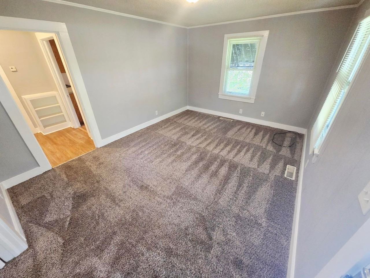 1403 Durham St - Photo 4 of 14