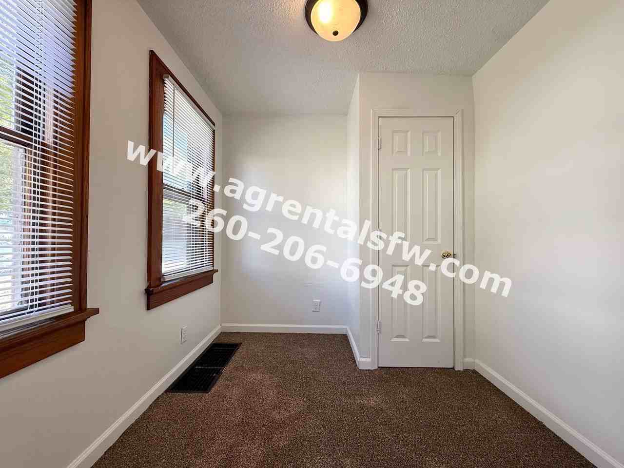 1315 Schilling Ave - Photo 4 of 13