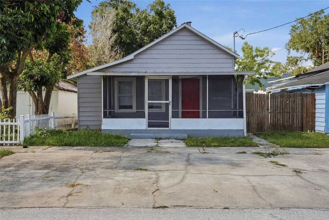 109 E Bass St