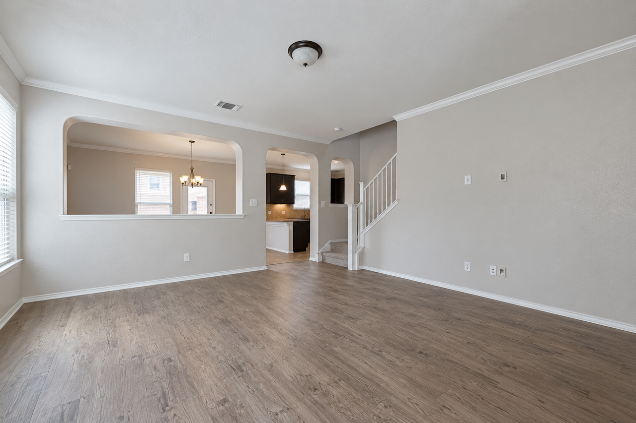 317 Tordesillas Dr - Photo 3 of 18