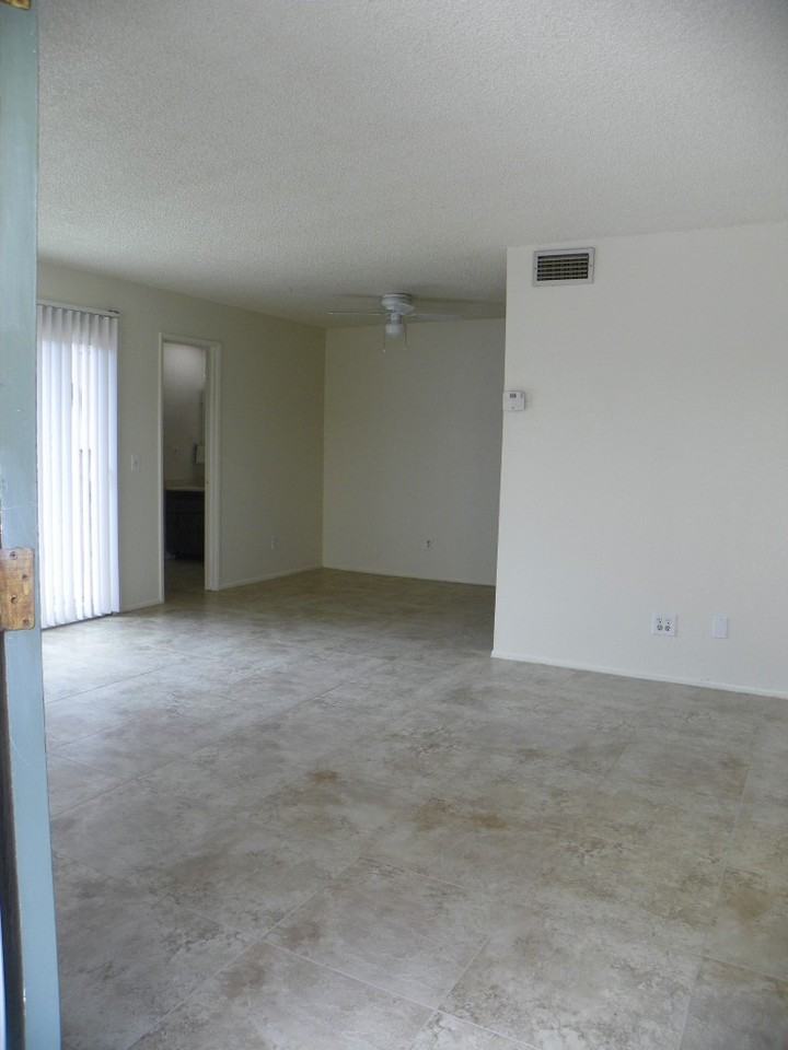 5973 W Townley Ave - Photo 5 of 37