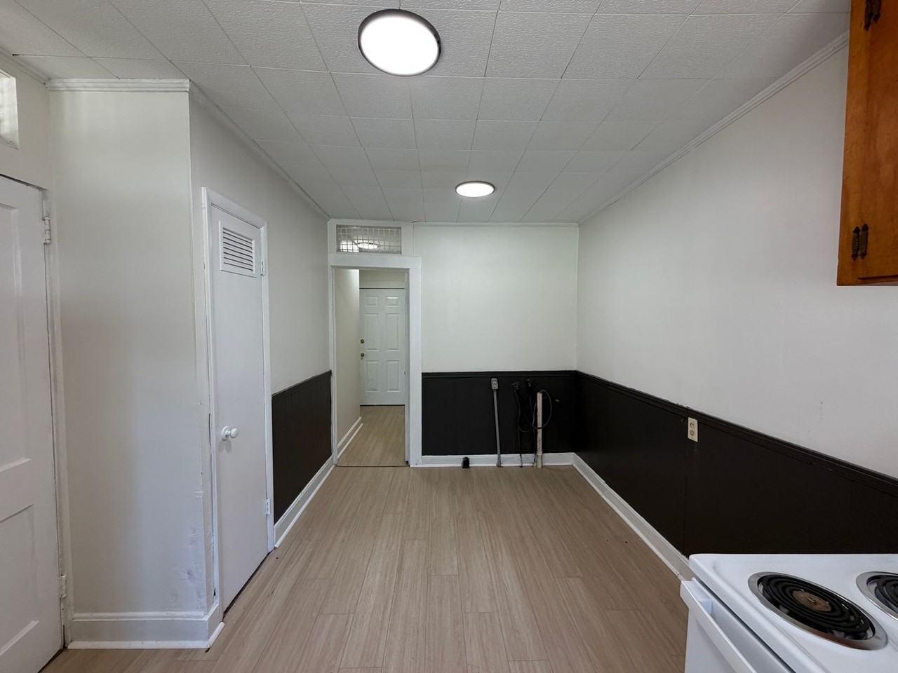 315 E 20th St - Photo 4 of 8