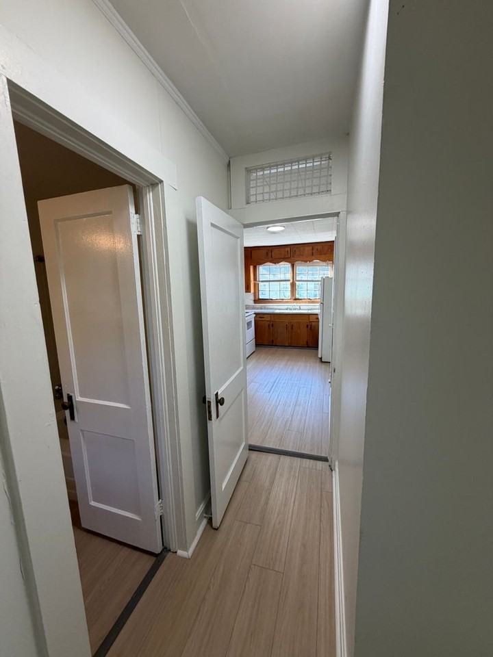 315 E 20th St - Photo 5 of 8