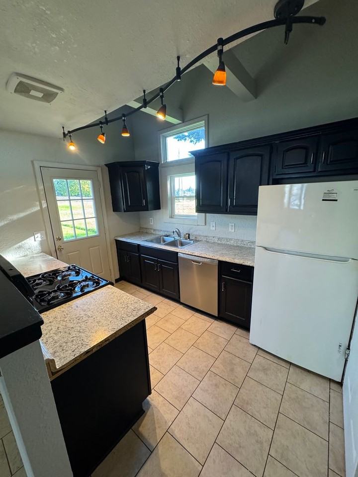 1326 Lofton Way - Photo 4 of 9
