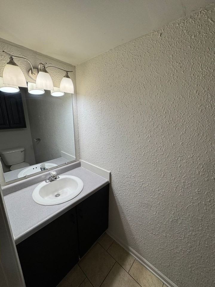 1326 Lofton Way - Photo 5 of 9