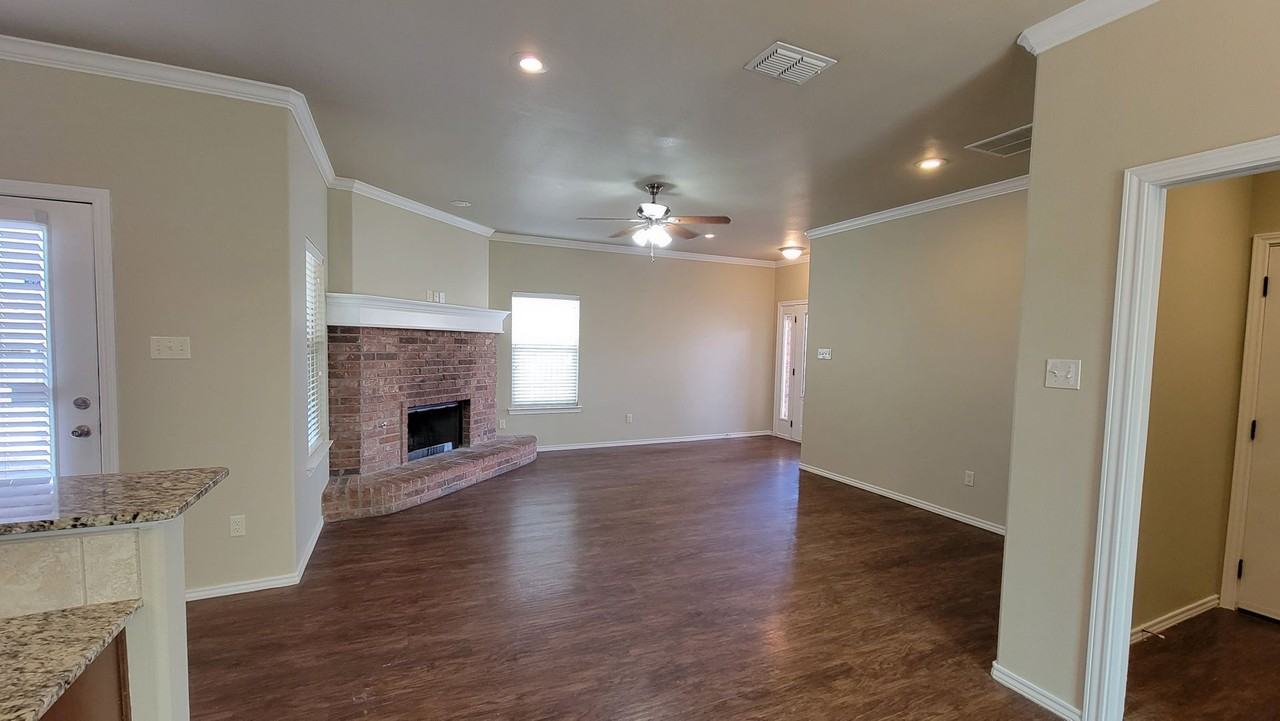 9810 Weatherford Ave - Photo 2 of 16