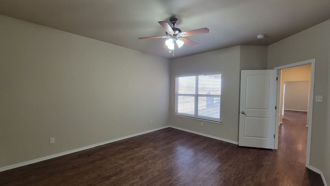 9810 Weatherford Ave - Photo 7 of 16