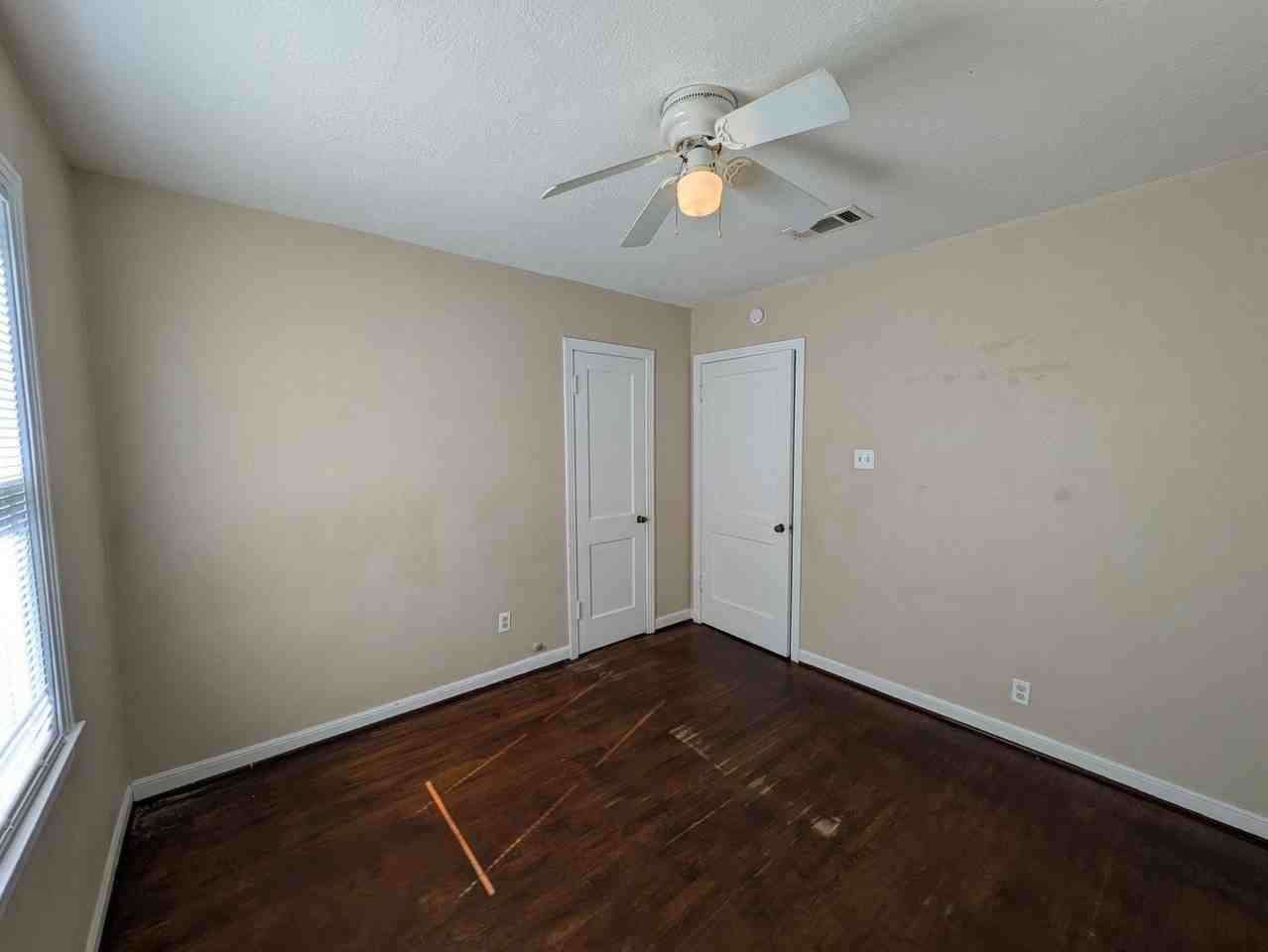 102 Amaryliss Ave - Photo 4 of 9