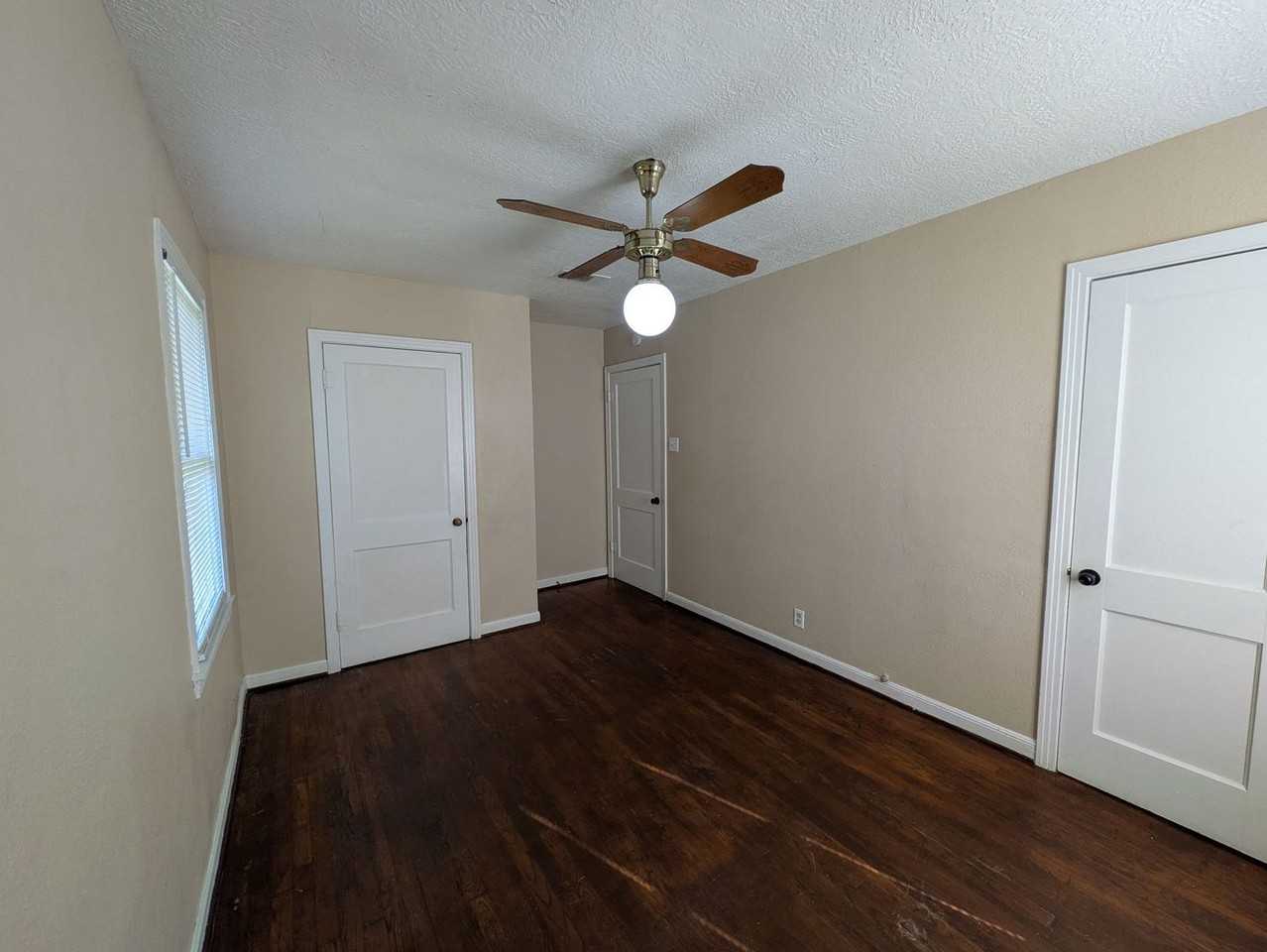 102 Amaryliss Ave - Photo 5 of 9