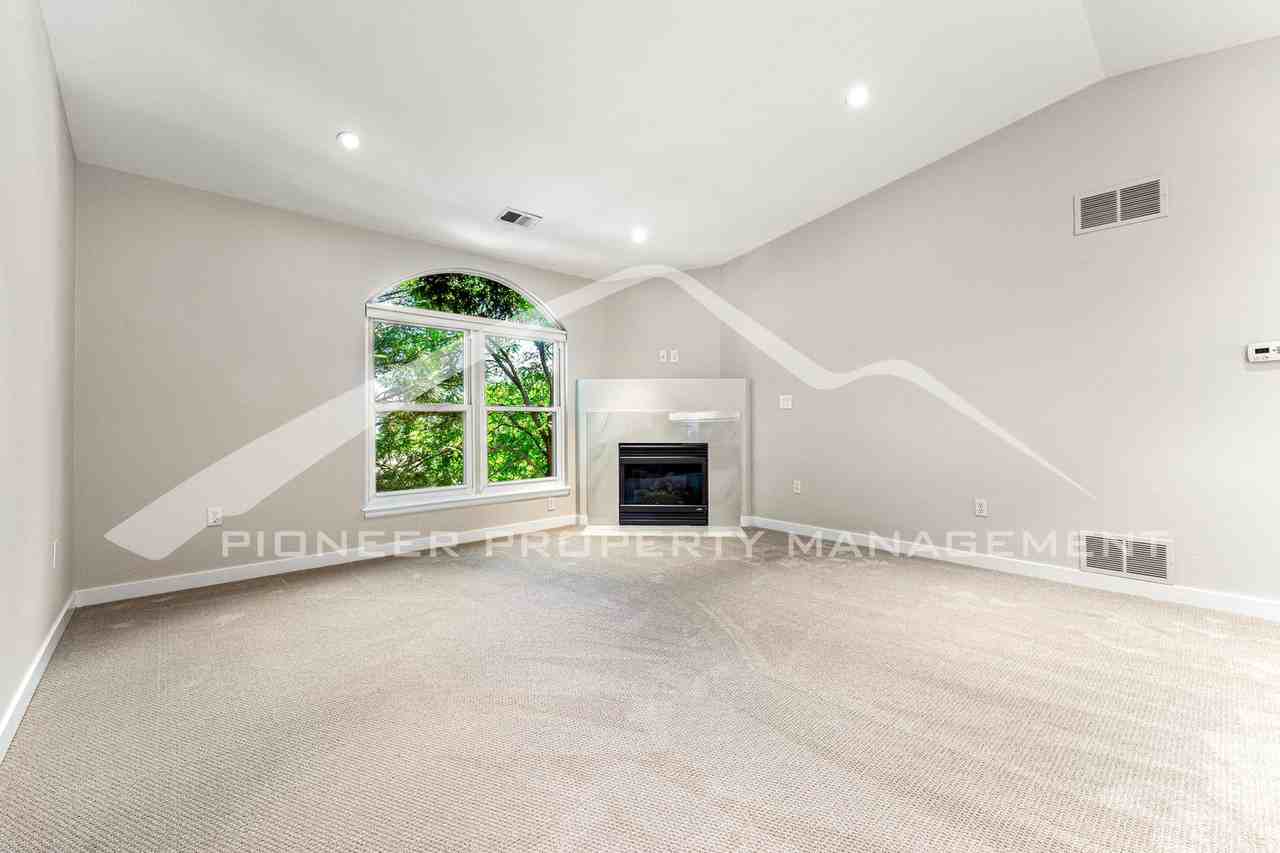 1886 S Cole St - Photo 7 of 23