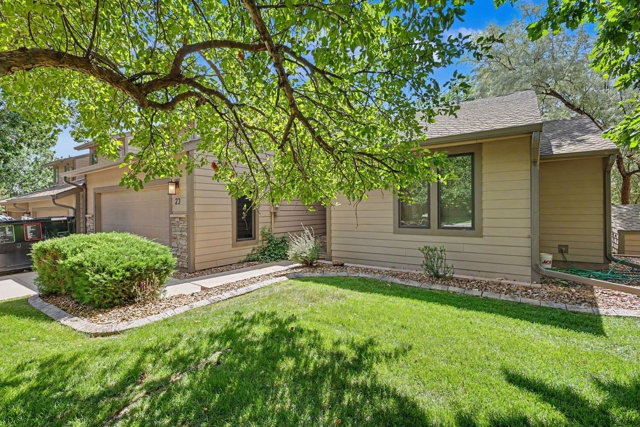 23 Woodbridge Dr - Photo 4 of 31