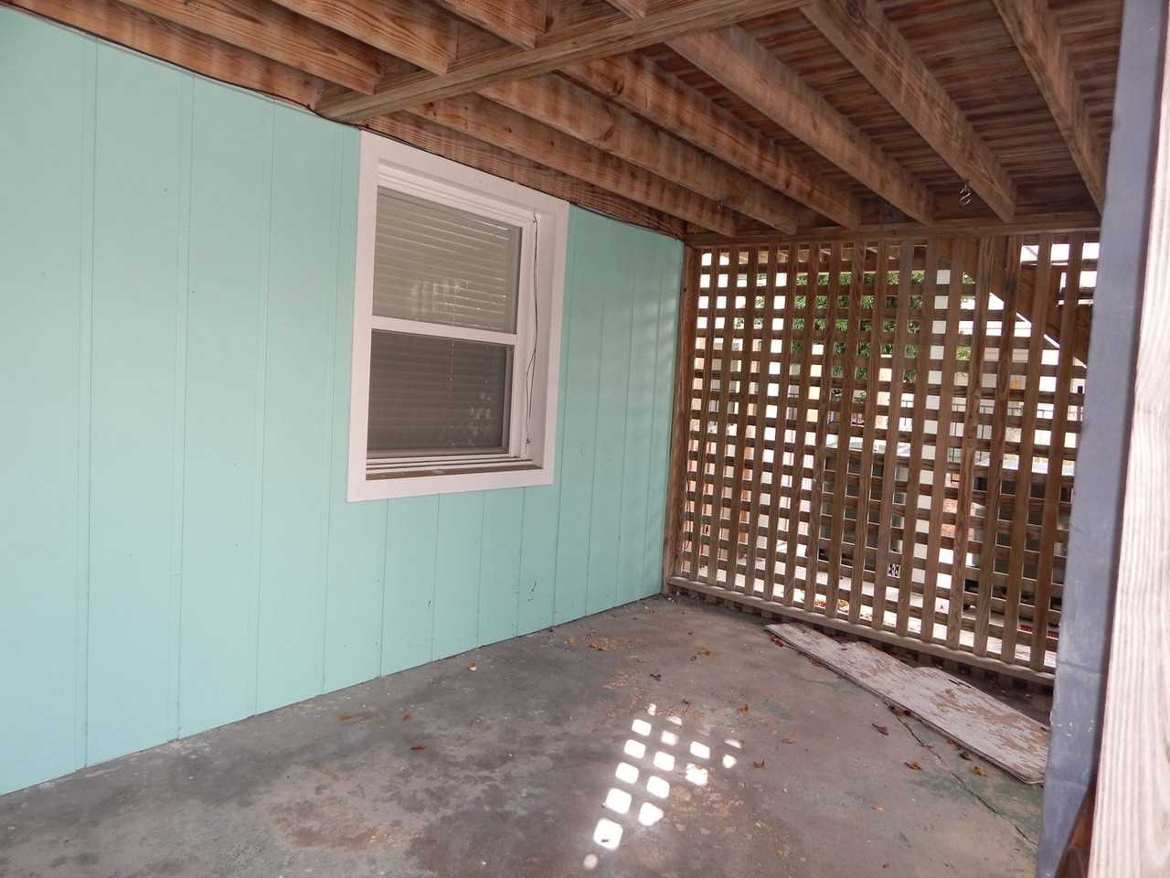 14 Lagoon Dr - Photo 4 of 29