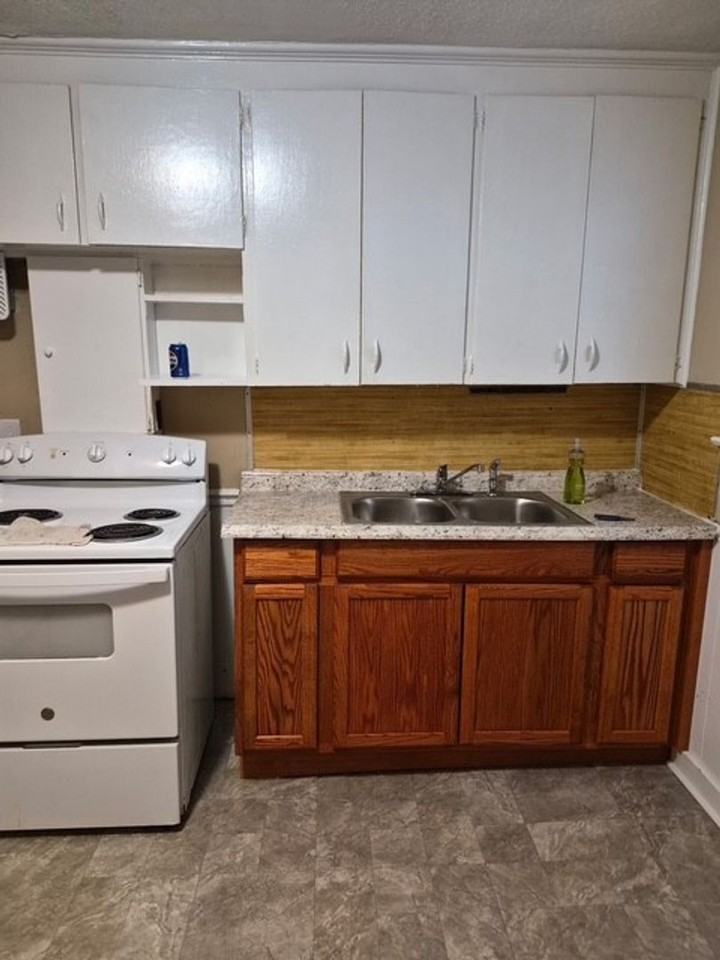 702 N Horner Blvd - Photo 2 of 6