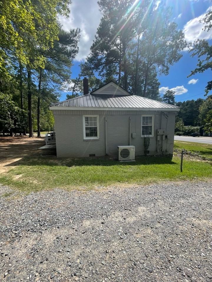 702 N Horner Blvd - Photo 4 of 6