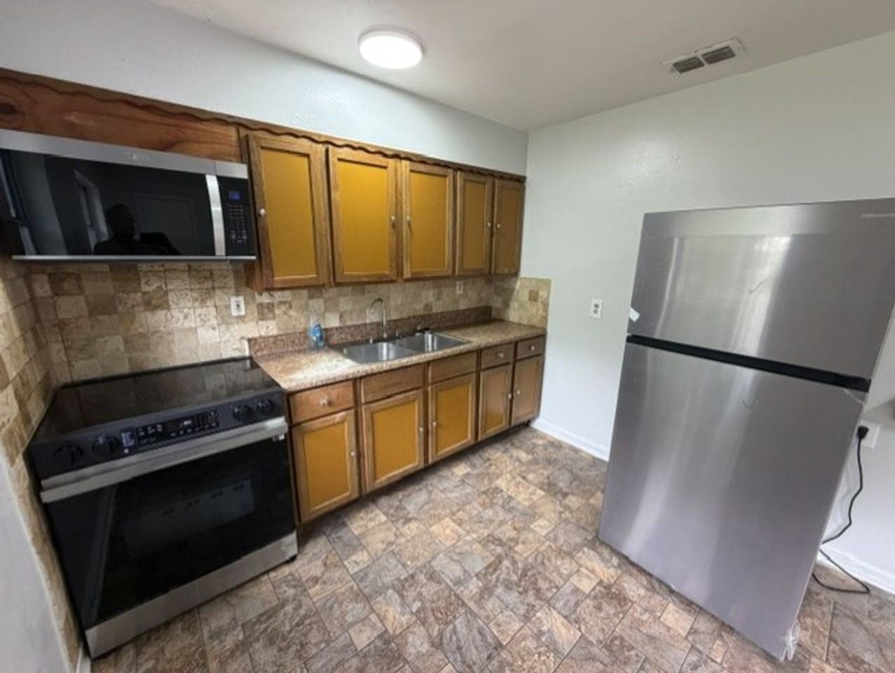 2318 Townsend Blvd - Photo 7 of 18