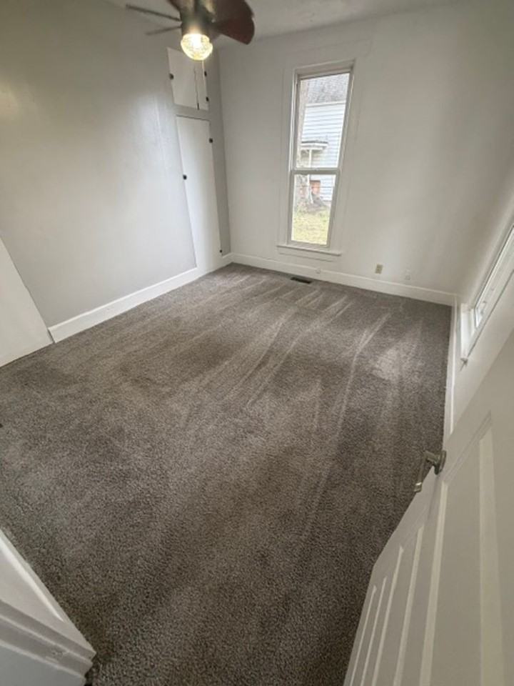 1123 S Harlan Ave - Photo 4 of 8