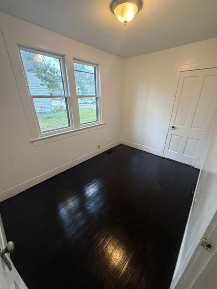 1123 S Harlan Ave - Photo 5 of 8