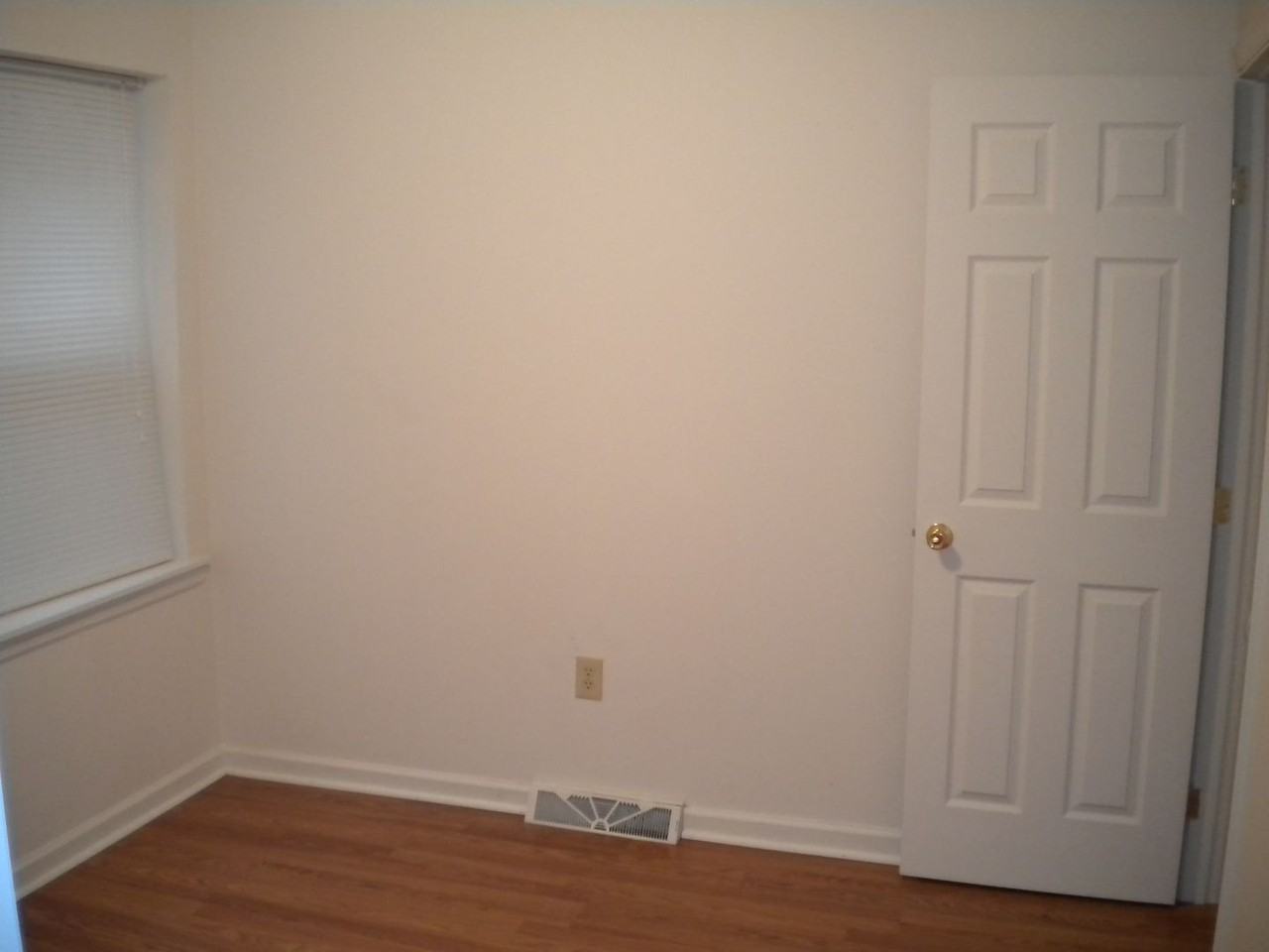 147 Chesterfield Rd - Photo 4 of 14