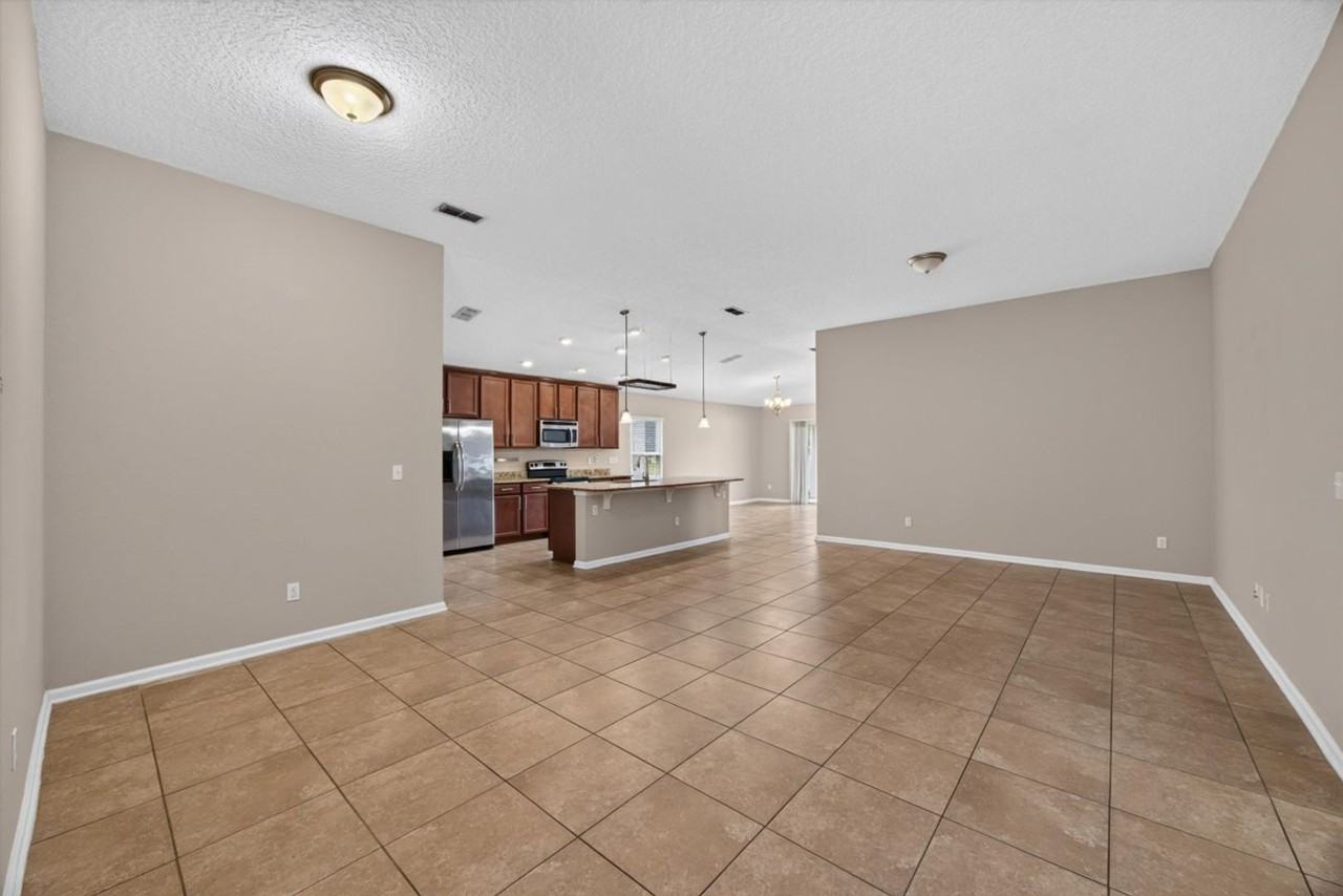 469 Glendale Ln - Photo 5 of 28