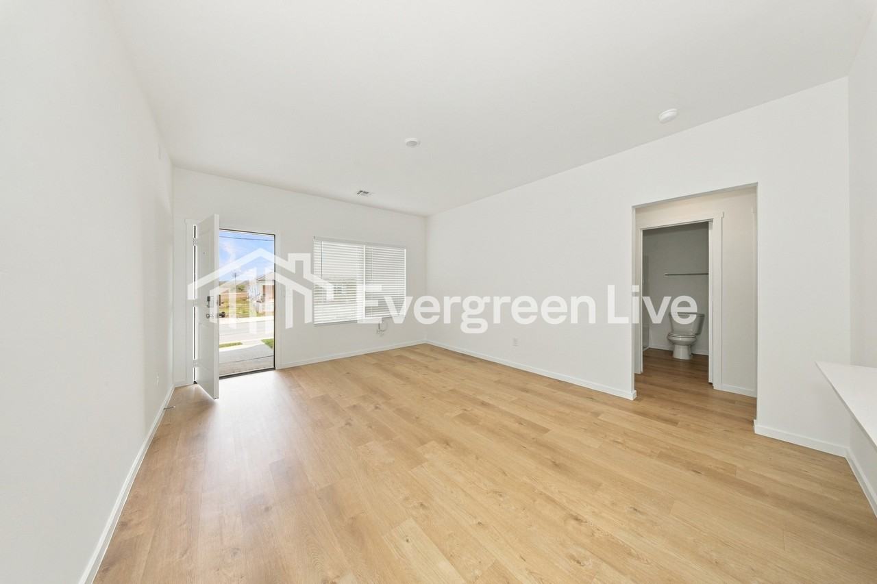 9839 Poppy Dr - Photo 3 of 15