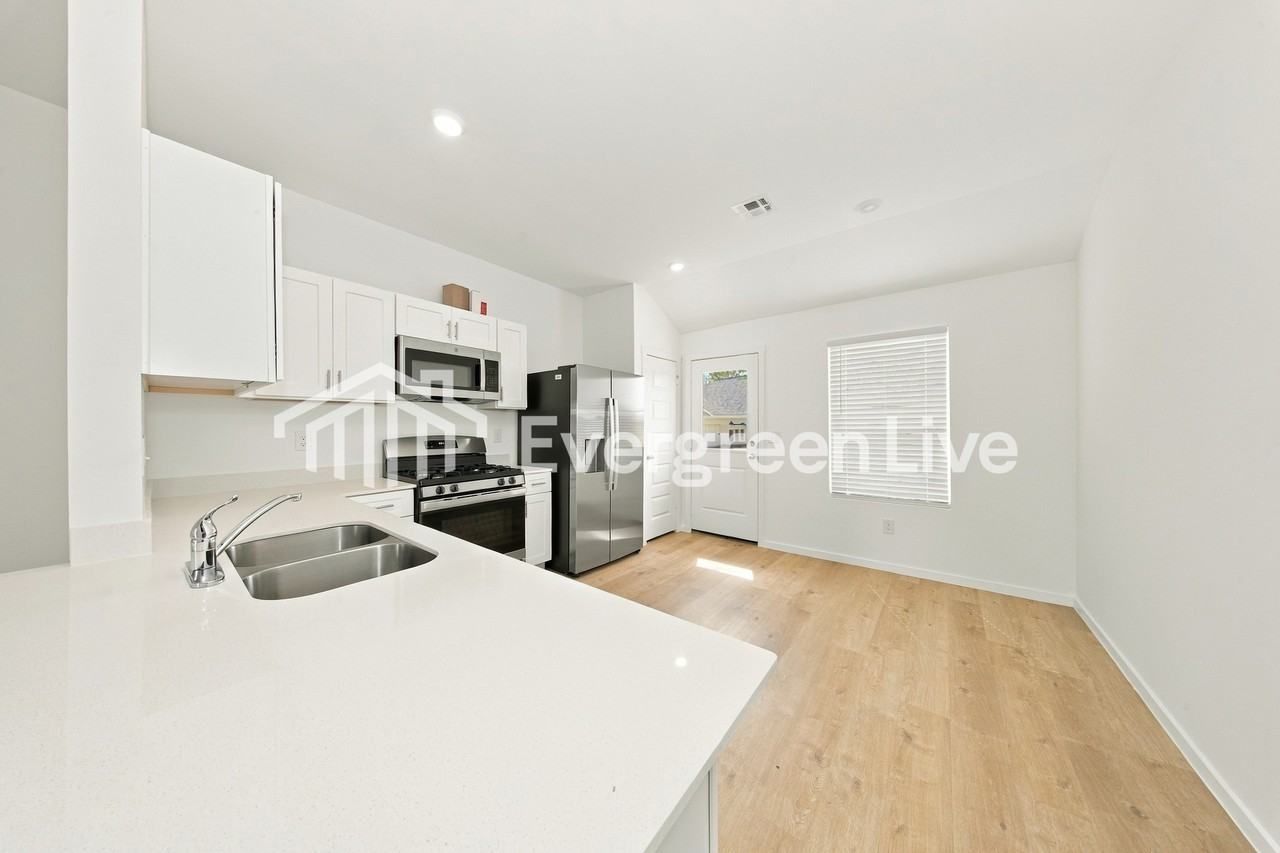 9839 Poppy Dr - Photo 6 of 15