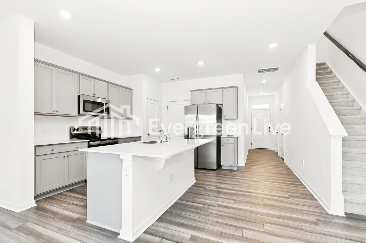 988 Pilot St - Photo 6 of 15