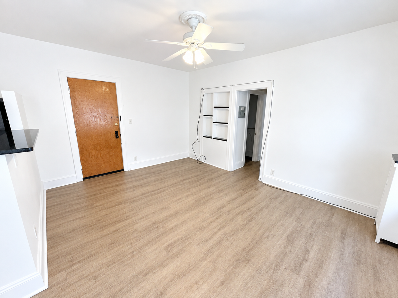 Castle - 12479 Cedar Rd - Photo 2 of 23