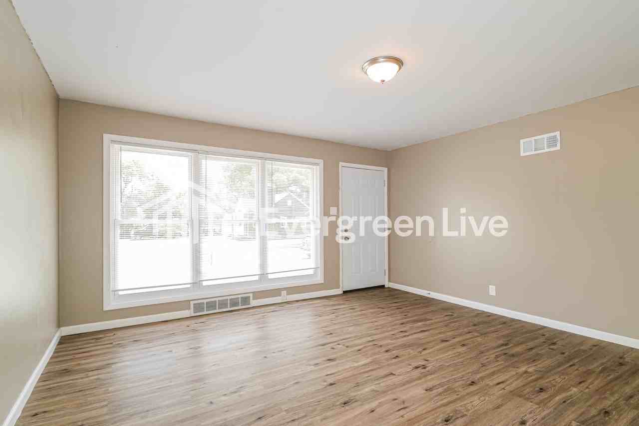 2 Norine Ct - Photo 3 of 15
