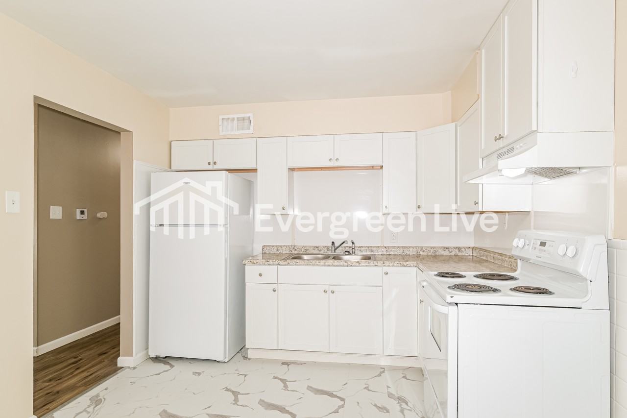 2 Norine Ct - Photo 6 of 15
