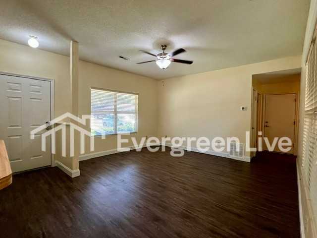 100 Pembroke Ct - Photo 2 of 17
