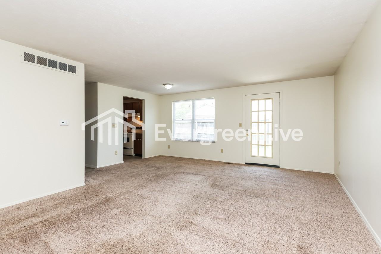 8670 Baton Rouge Dr - Photo 4 of 15