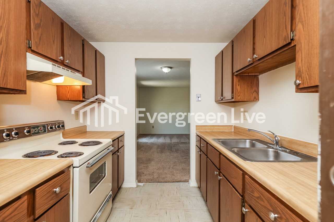 8670 Baton Rouge Dr - Photo 5 of 15