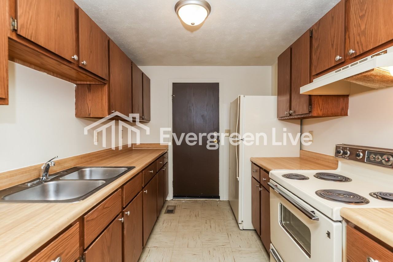 8670 Baton Rouge Dr - Photo 6 of 15