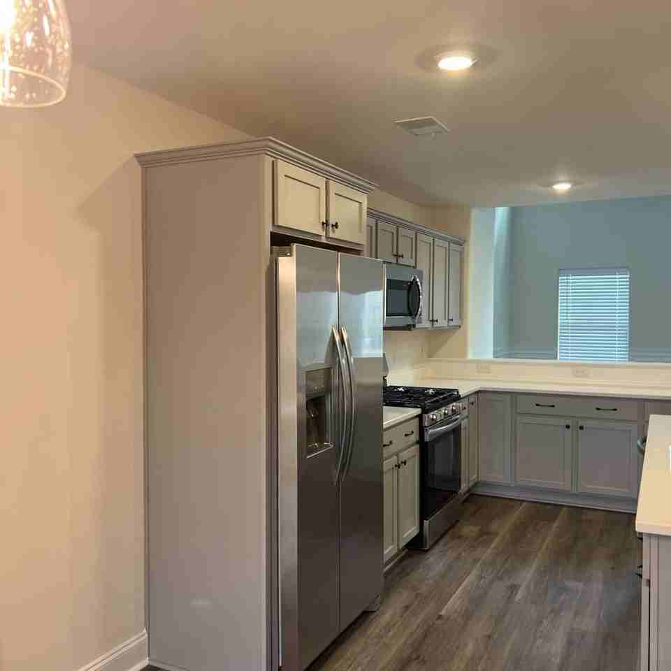 613 Royal Rd - Photo 6 of 19