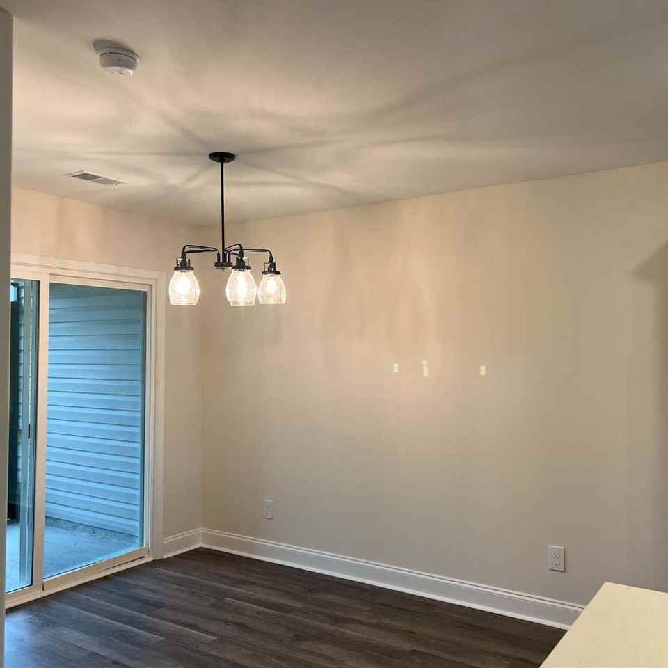 613 Royal Rd - Photo 7 of 19