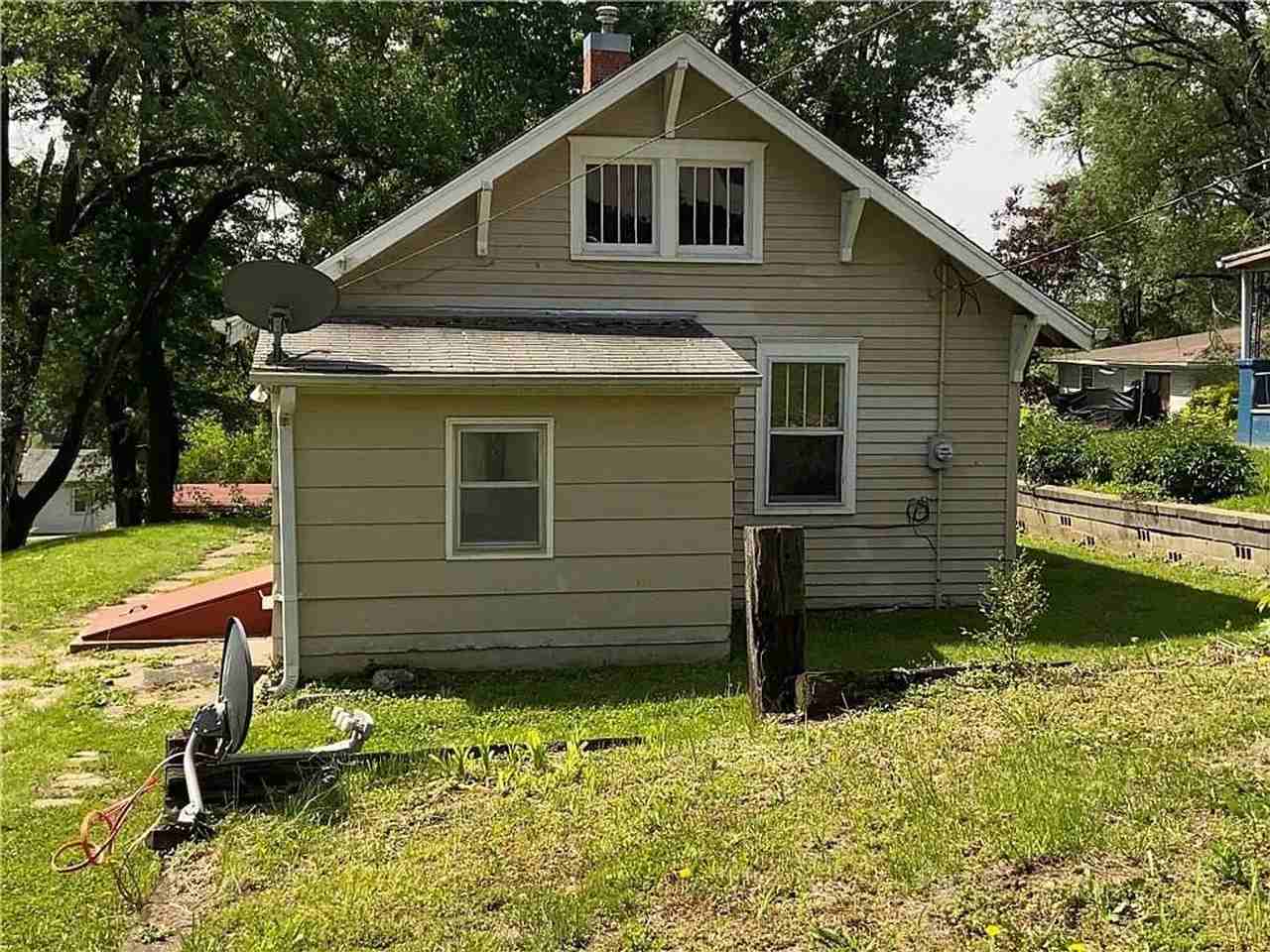 2311 Atchison St - Photo 4 of 17