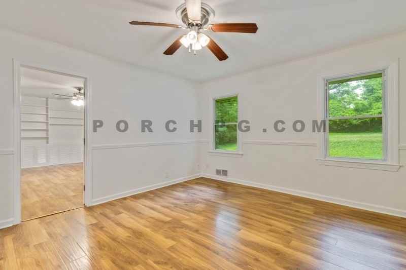 2130 Meadowbrook Ln Se - Photo 5 of 22