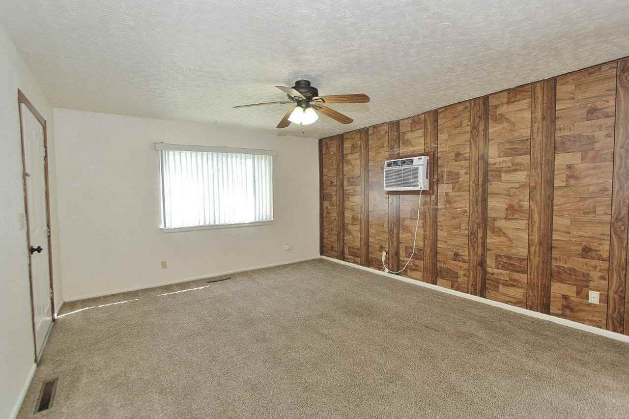 3020 College Ave - Photo 6 of 19