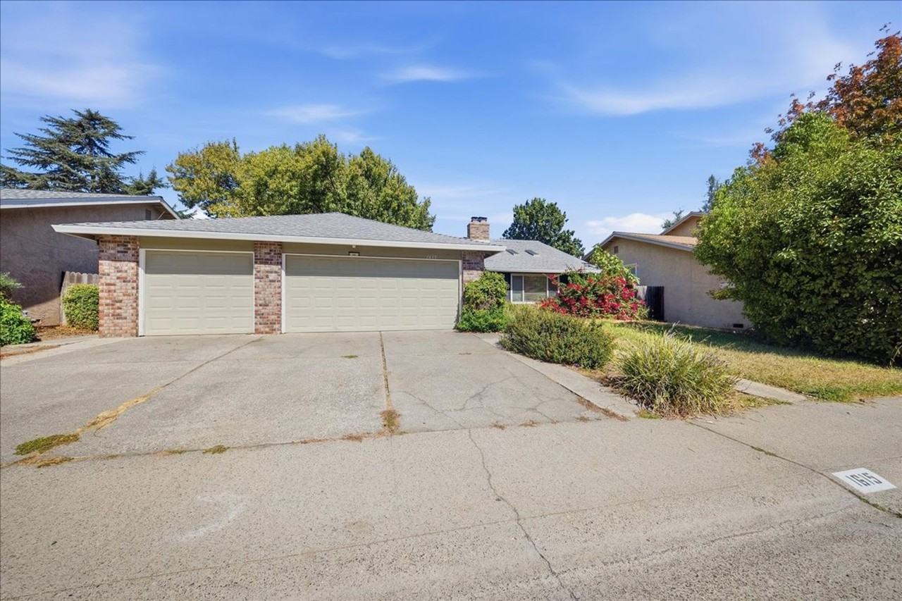 1615 Oakview Dr - Photo 2 of 27