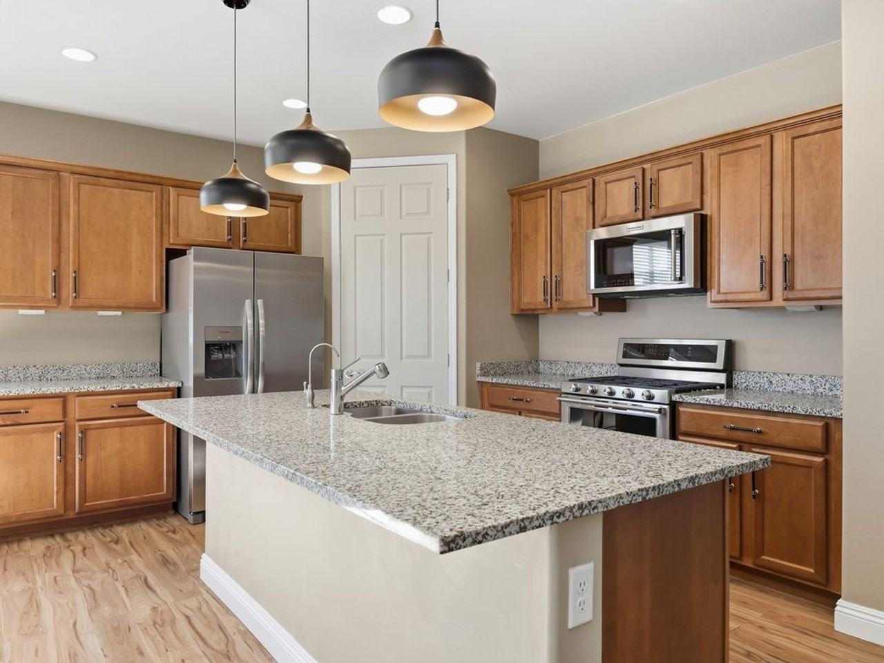 13386 E New Pioneer Ln - Photo 5 of 39